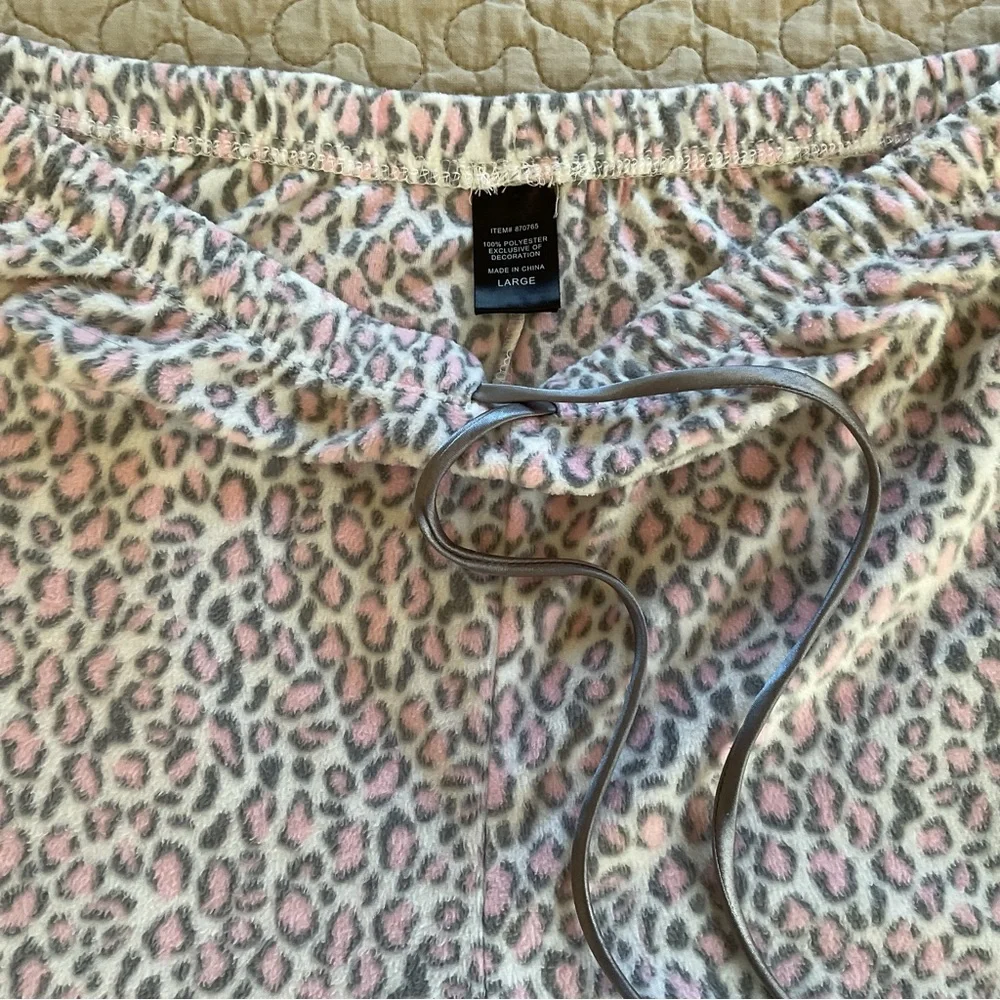 Aria Collection Light Pink, Gray & White Animal Print Fleece 2pc Pajama Set - Picture 9 of 10